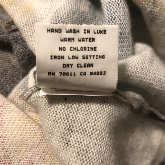 Vex Sweater - Picture 8 of 9